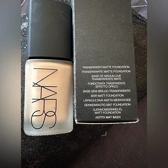 Nars sheer matte foundation light 2( mont blanc)